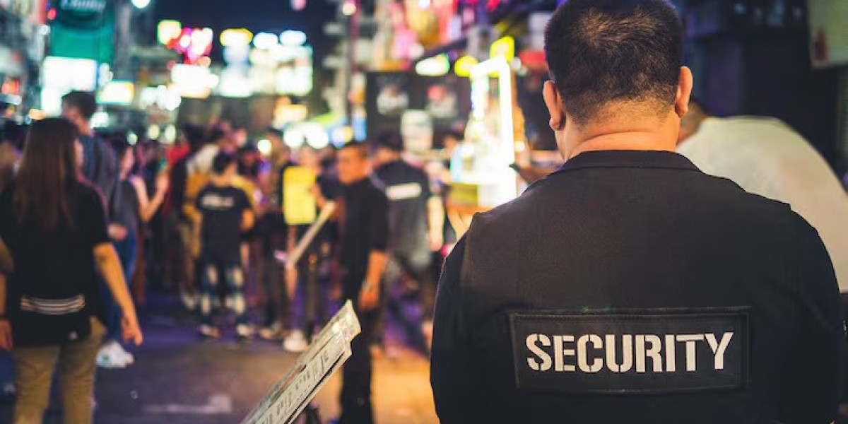 How Do Security Services Combine Manpower and Smart Technology?