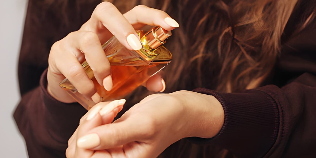 Must-Try Oud Perfumes for Women Buying in the UK