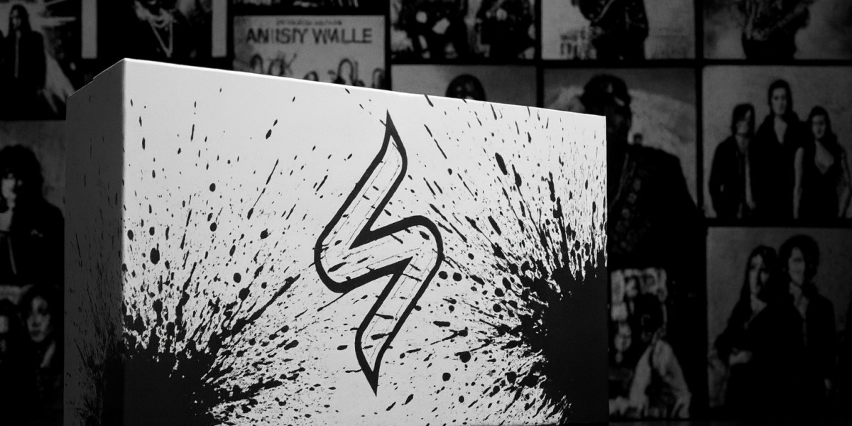 Fashionable Yet Comfortable Sneakers Online in India for Every Occasion