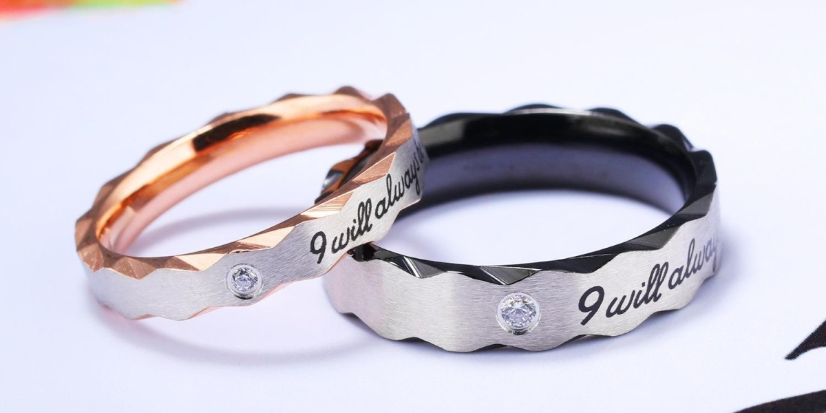 Sapphire engagement ring