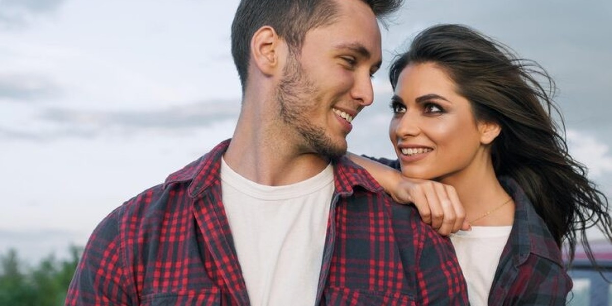 How Sideline Is Changing the Way We Meet New People