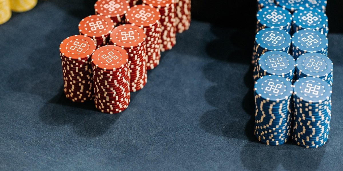 The Integration of Blockchain Technology in Online Casinos: Assessing How Transparency and Security Innovations Will Tra