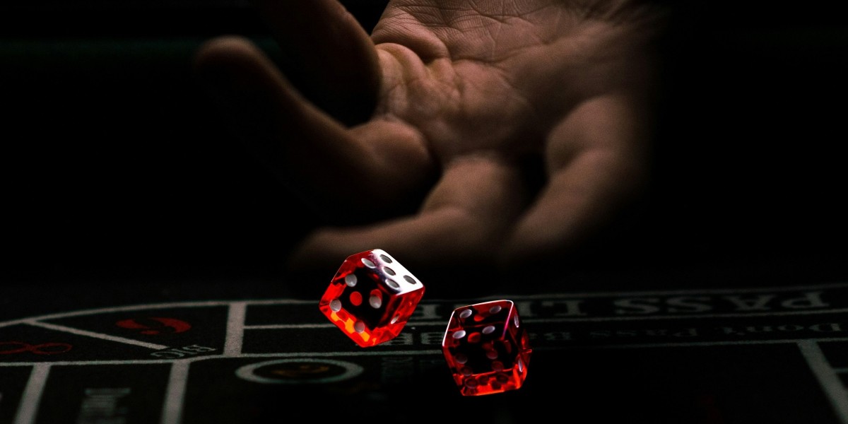 The Role of Cryptocurrency in Online Casinos: Benefits and Risks in 2025
