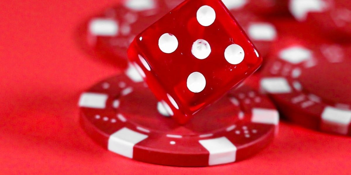 The Future of Augmented Reality in Online Casinos: Enhancing Social Interaction and Realism in Gambling Experiences by 2