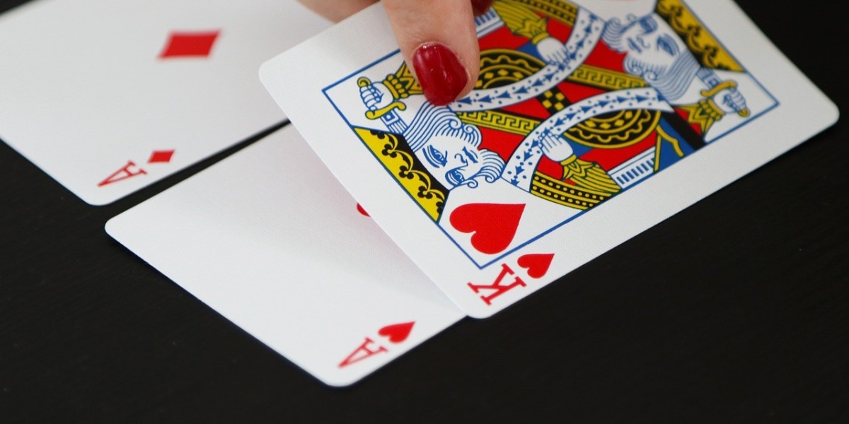 The Impact of Augmented Reality (AR) on User Experience in Online Gambling: Trends and Predictions for 2025