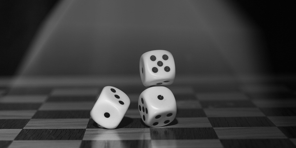 Evolutionen af social gaming: Hvordan online casinoer i 2025 vil integrere sociale medier og community-funktioner for at