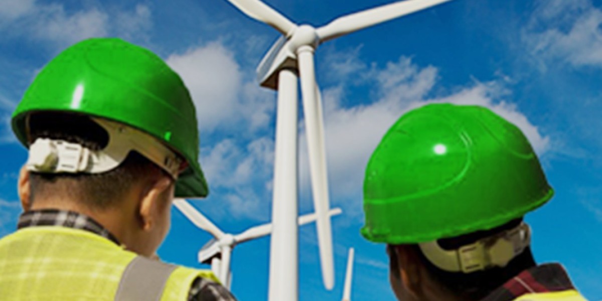 What Safety Managers Should Know About Lifting Equipment Hazards